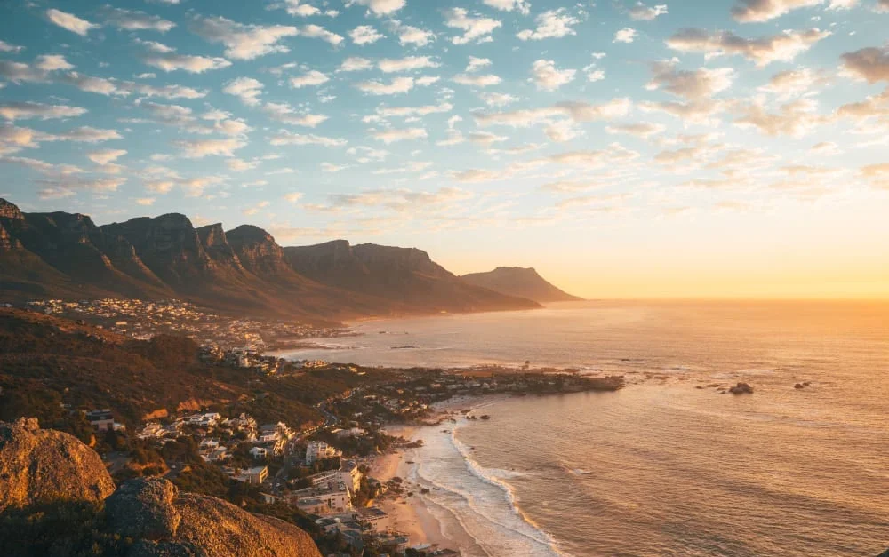 Crown of Two Cities | 4-Night Expedition from Coastal Wonders to the Heart of South Africa’s History.