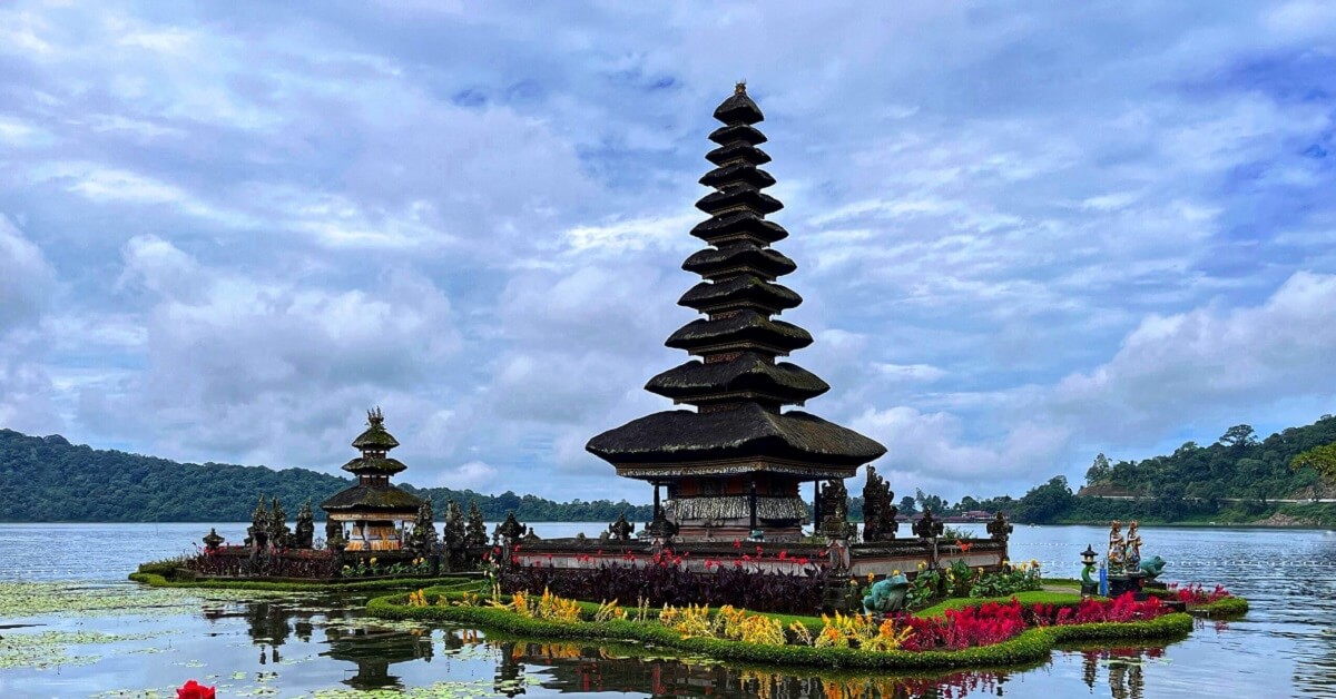 Pulse of the God’s Expedition | Bali’s 6 – Nights of Sunset Temples, Island Escapes and Lush Highlands.