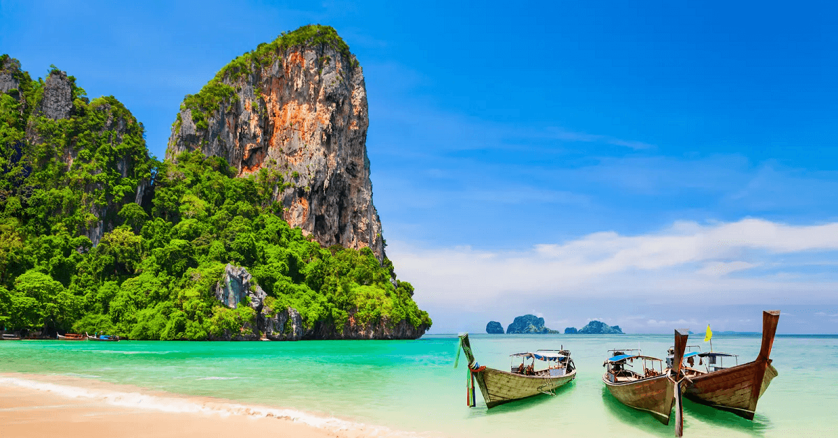 Conquer the Cape Circuit | 4-Nights of Wine Tasting, Peninsula Adventure, and Refined Cape Town Indulgence.